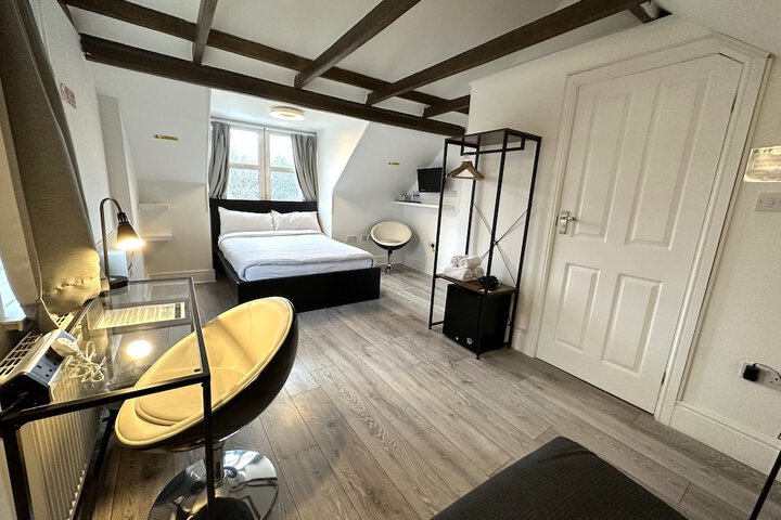Room 17 of 36