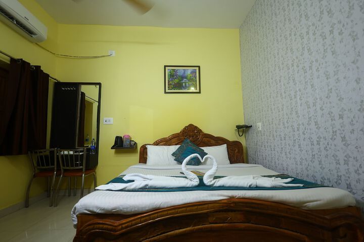 Room 8 of 18