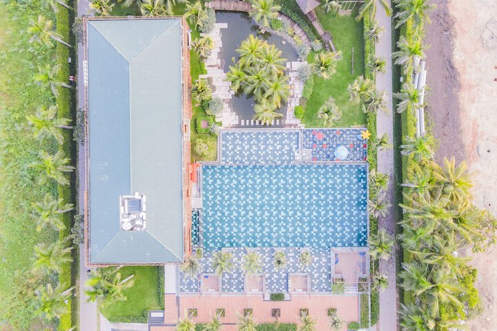 Pool 110 of 165