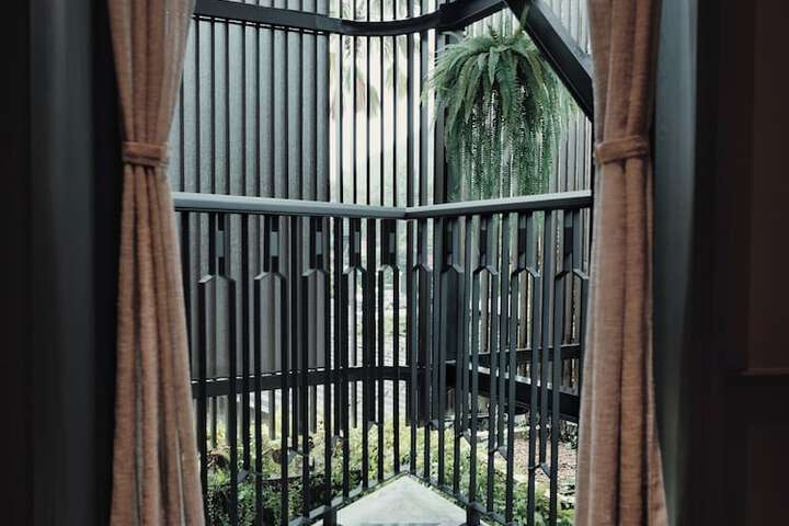 Room 10 of 30
