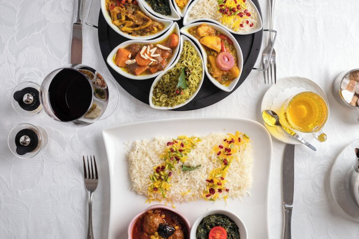 Dining 15 of 18