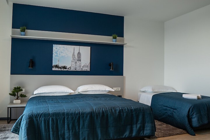 Room 16 of 35