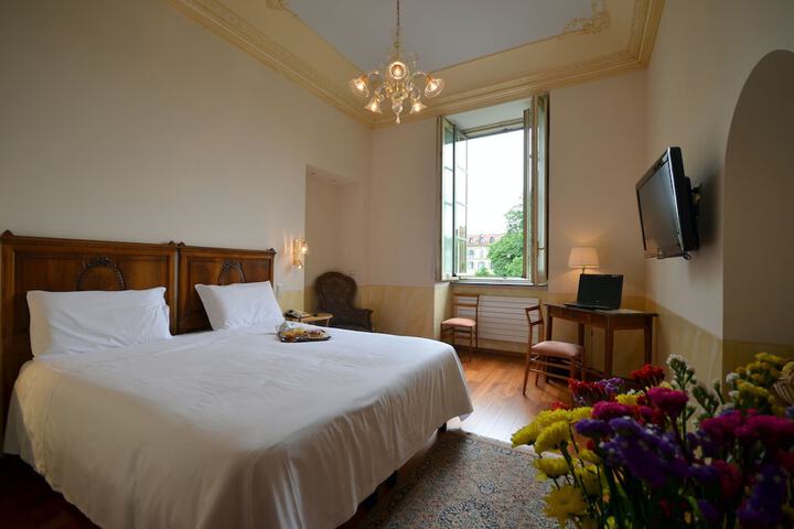 Room 2 of 38