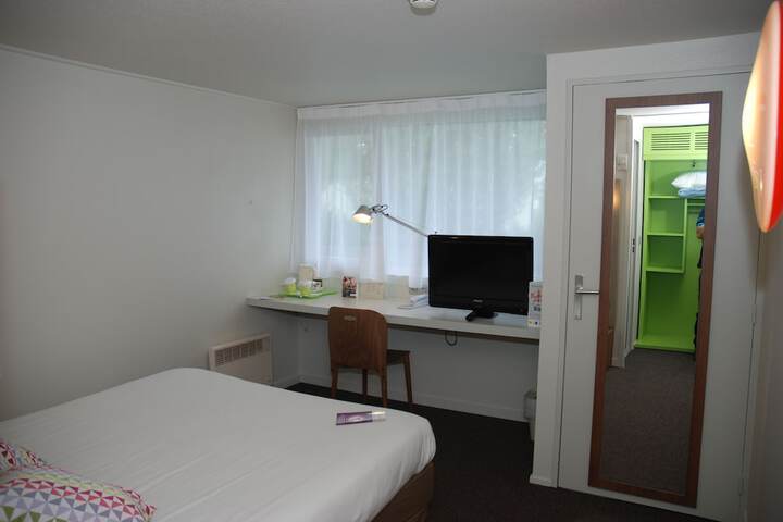 Room 4 of 29