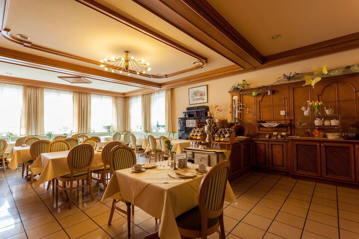 Breakfast/Coffee Service 16 of 24