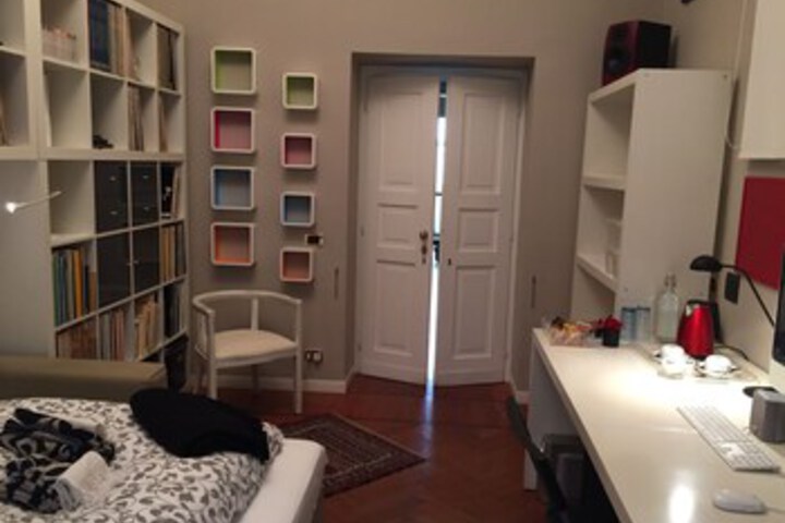 Room 9 of 15