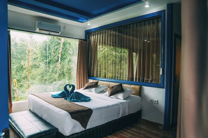Room 11 of 27