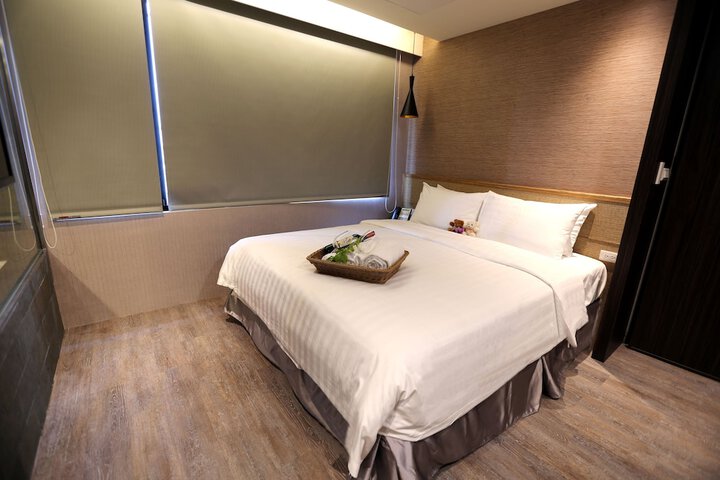 Room 15 of 64