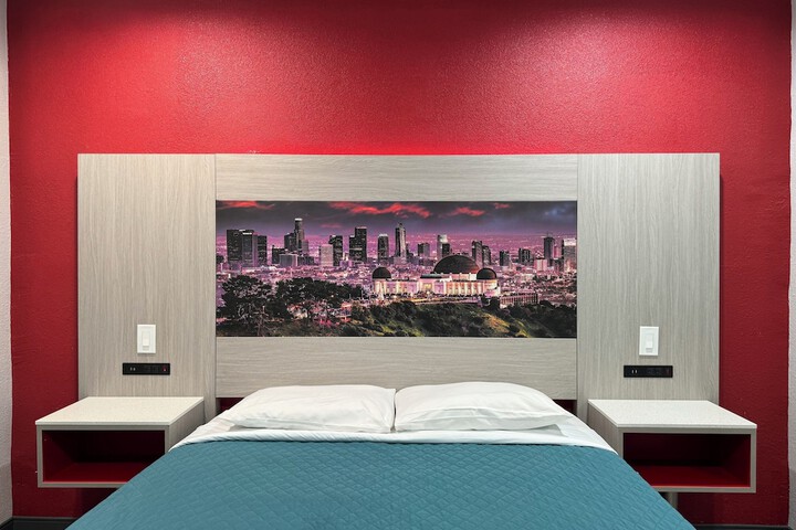 1 Queen Bed (29 of 44)