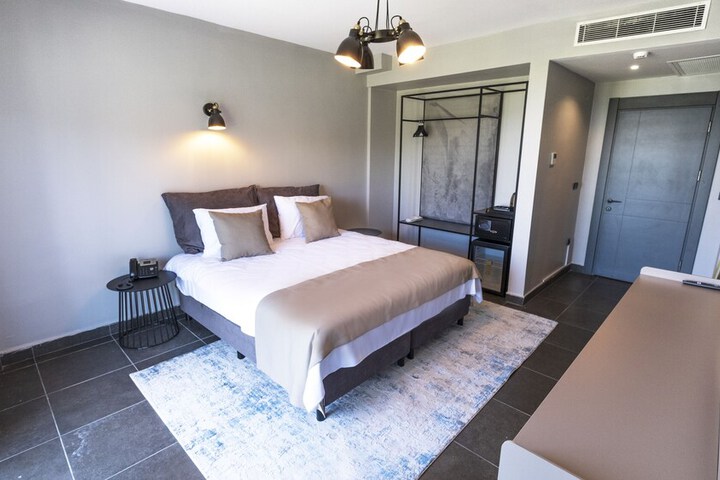Room 21 of 50