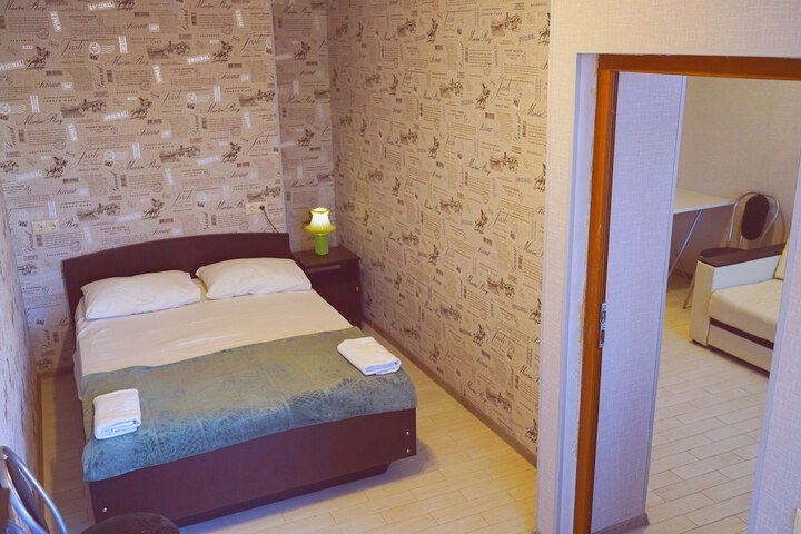 Room 33 of 49