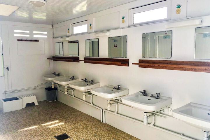 Room 10 of 21