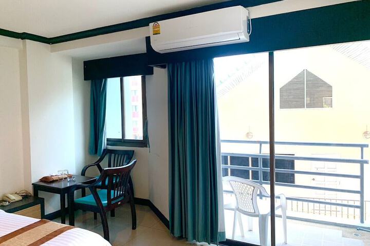 Room 18 of 35
