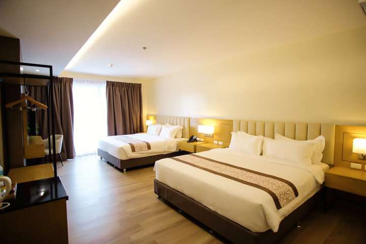 Room 9 of 36