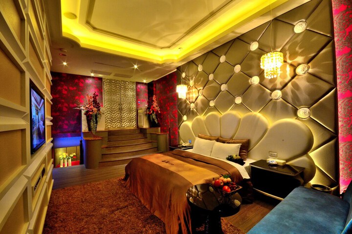 Room 13 of 57
