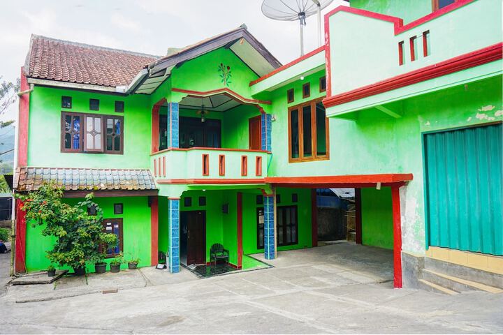 OYO 92997 Villa Hj Karnadi