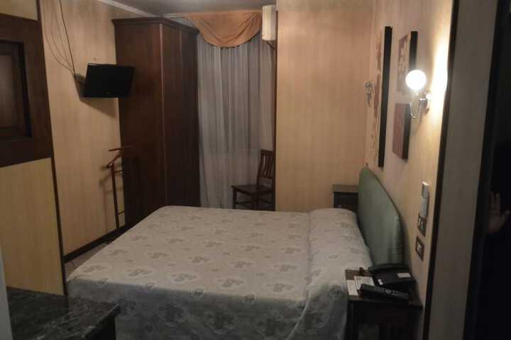 Room 17 of 52