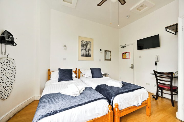 Room 40 of 79