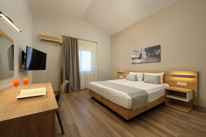Room 31 of 180