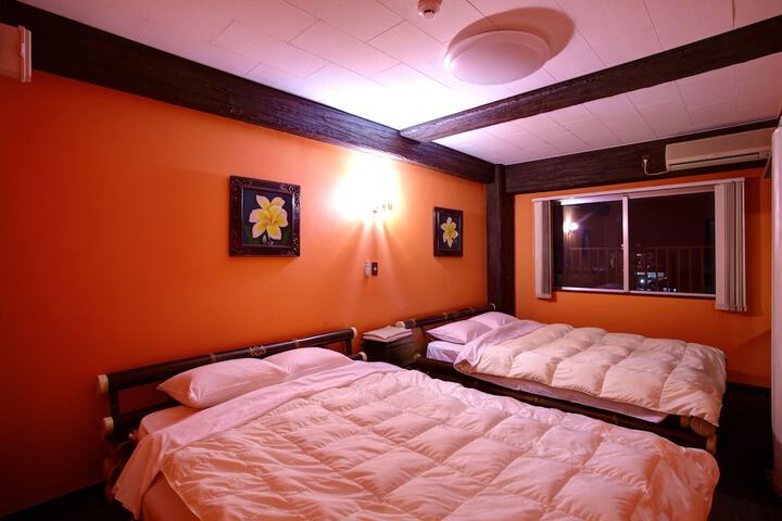 Room 13 of 63
