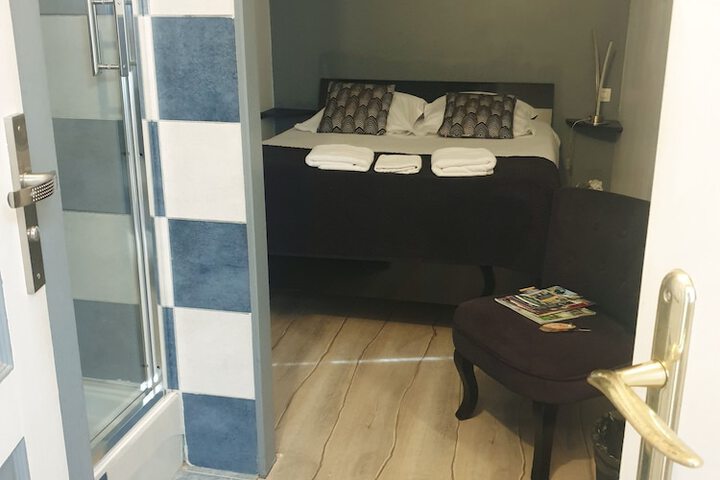 Room 5 of 31