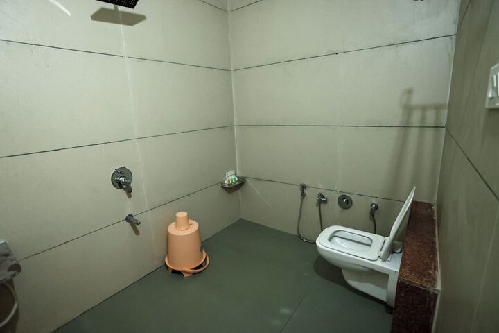 Room 52 of 160