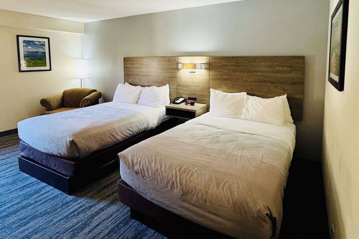 2 Double Beds (6 of 7)