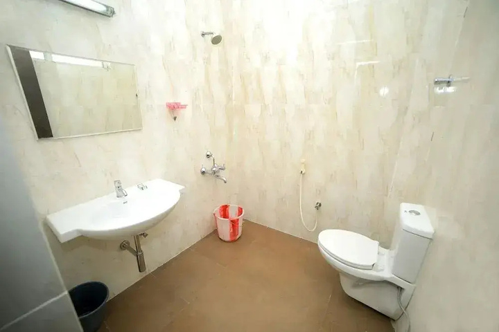 Room 4 of 4