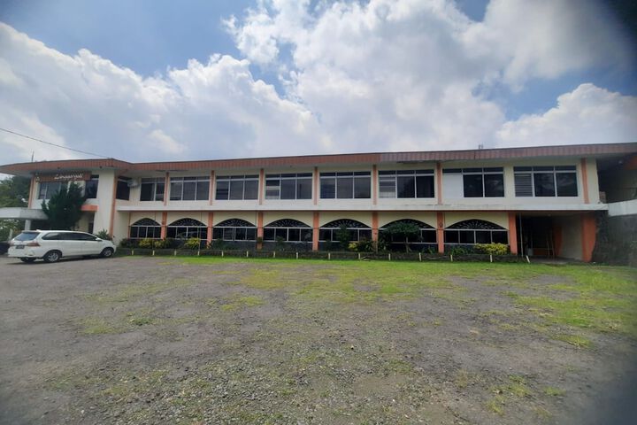 Exterior of Capital O 93733 Hotel Linggarjati Kuningan