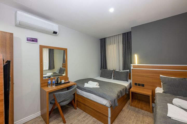 Room 8 of 41