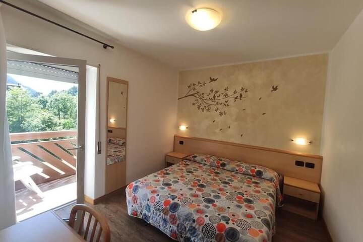 Room 4 of 117