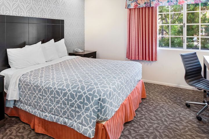 Room 16 of 36