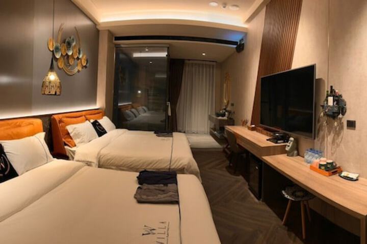 Room 114 of 147