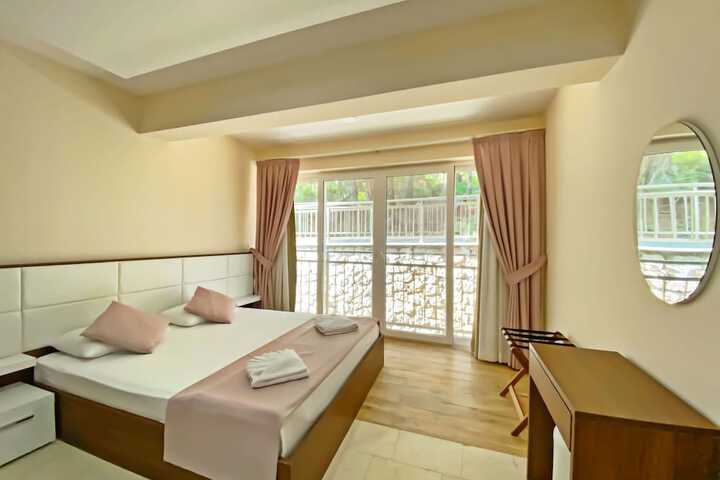 Room 10 of 56