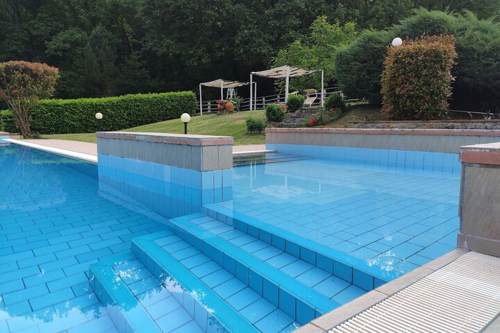 Pool 82 of 99