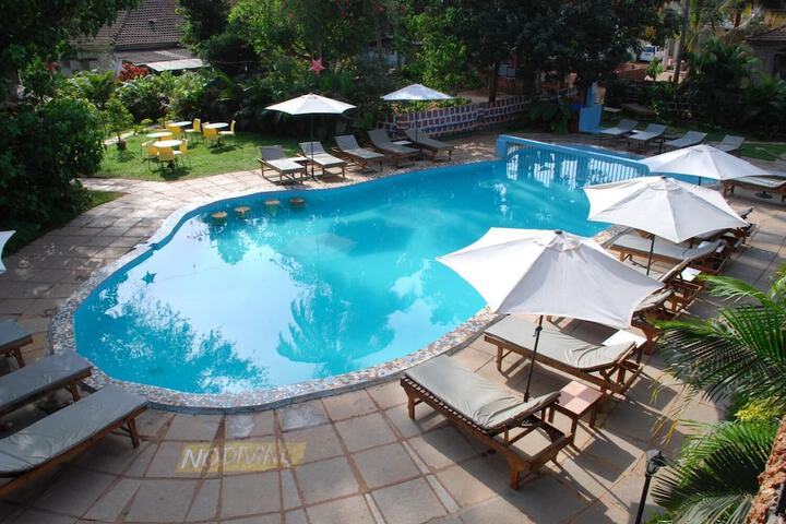 Hotel Pool