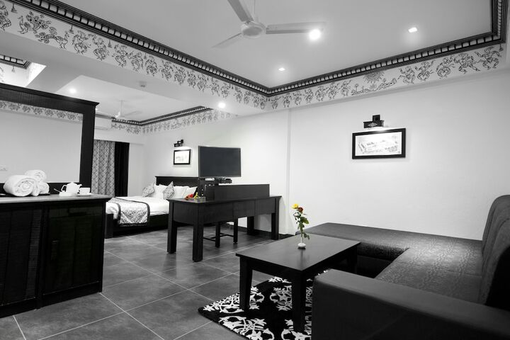 Room 7 of 40
