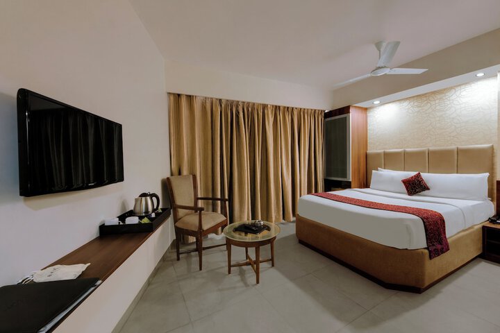 Room 12 of 36
