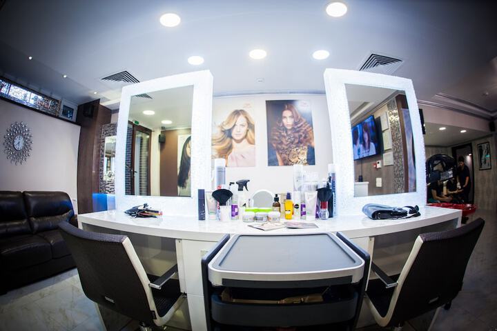 Nail salon