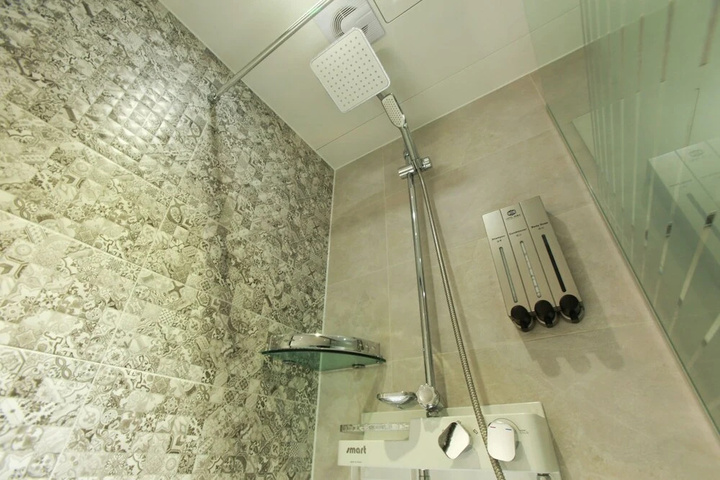 hotel_rooms