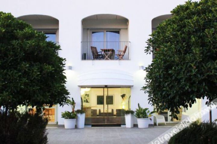 Hotel 2 of 27