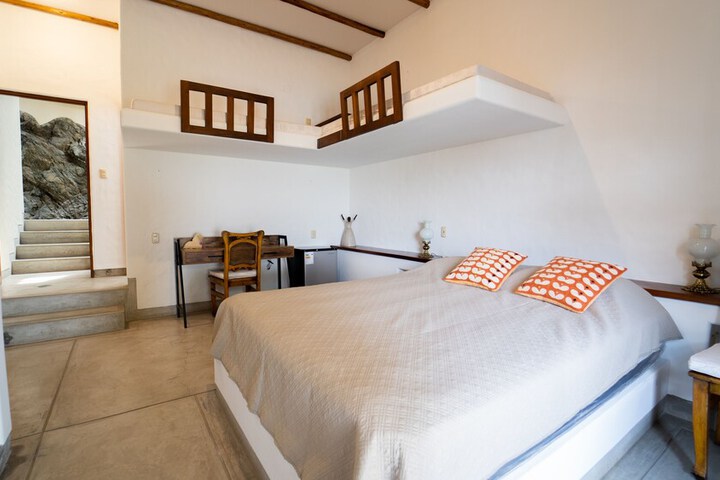Room 2 of 20