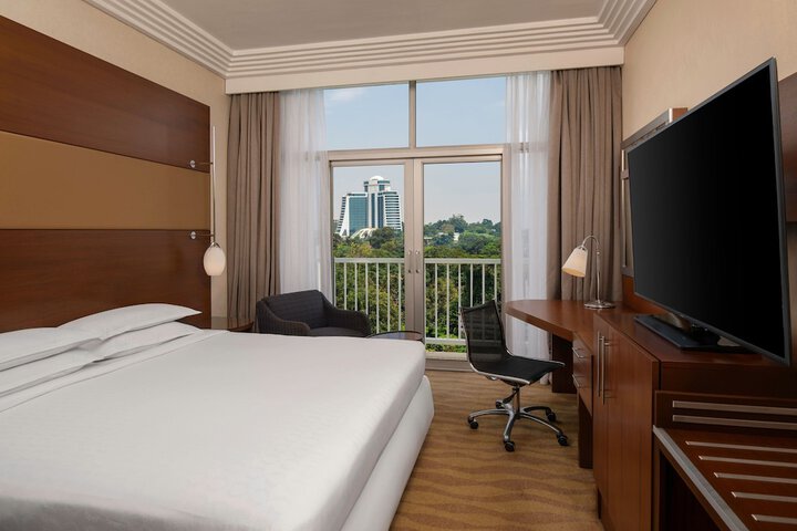 Room 26 of 146
