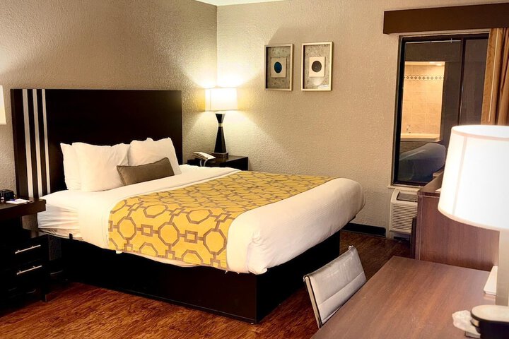 Room 4 of 14