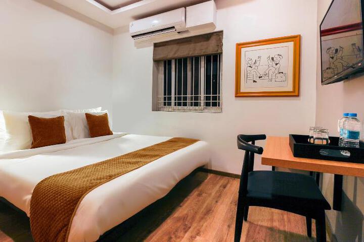 Room 16 of 17