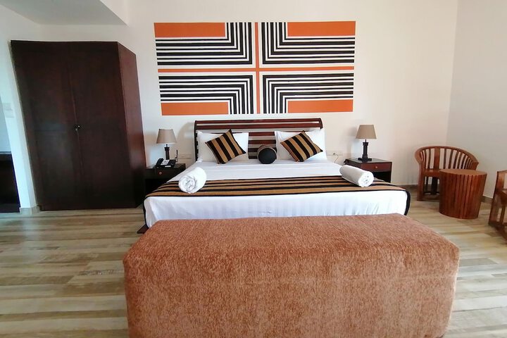Room 4 of 31