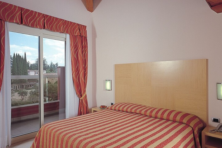 Room 29 of 49
