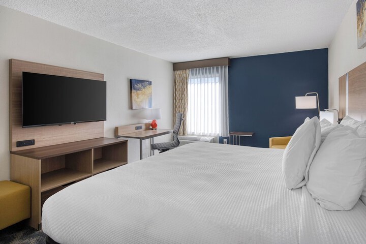 Room 8 of 40