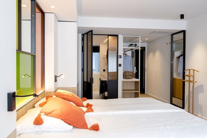 Room 19 of 68