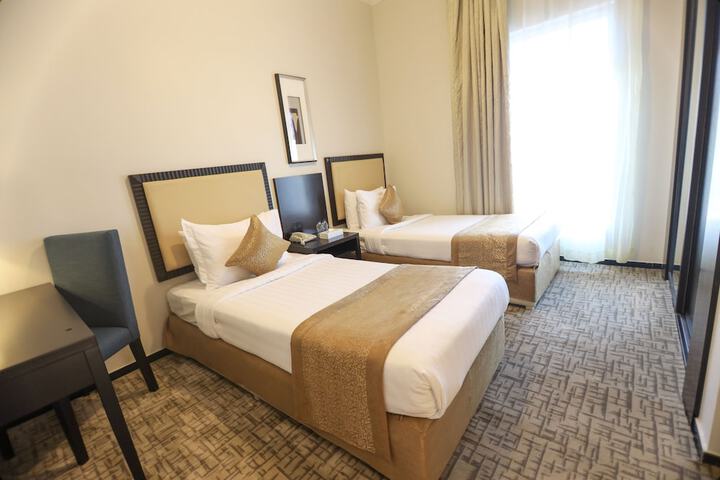 Room 9 of 39